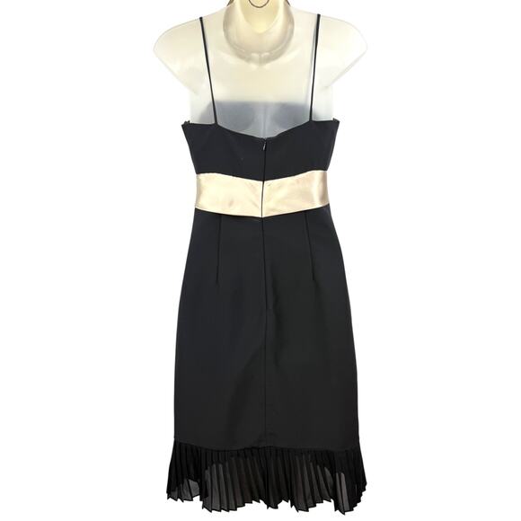 Vintage Y2K DE LARU black cocktail dress with pleated trim and bow - Picture 5 of 5